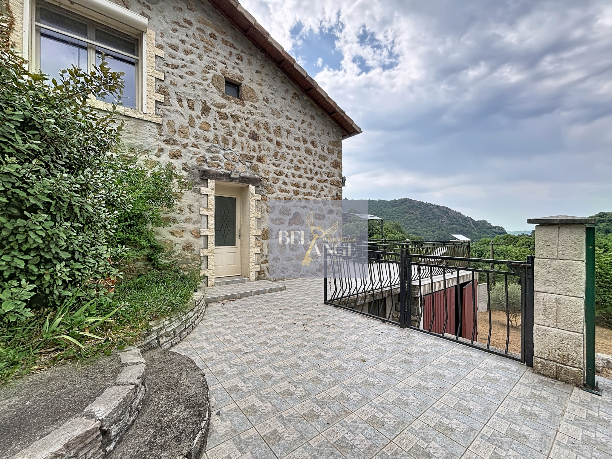 Entre château et nature : une maison de caractère au coeur de